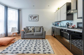 Woodside Gardens Luxury Properties near Alexandra Palace, Tottenham Stadium & Drumsheds